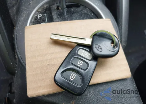 2013 Hyundai Veloster Base W/Black from USA, damaged, VIN KMHTC6AD8DU126660